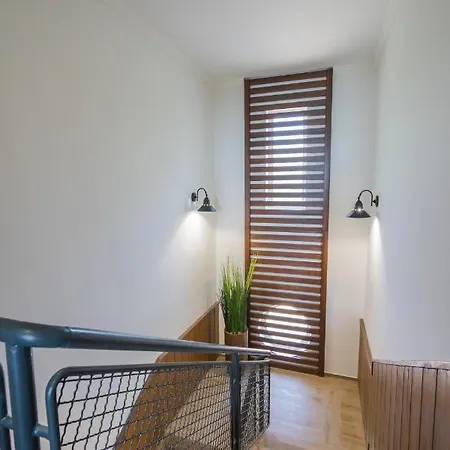 安娜海滩别墅酒店 *