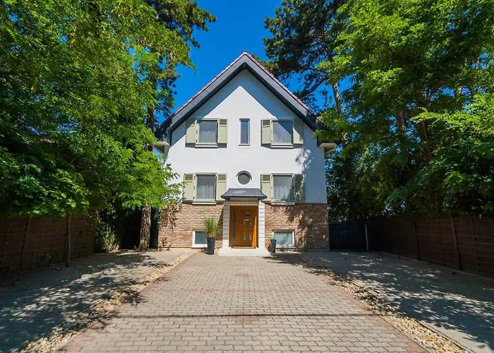 Anna Case de vacanță