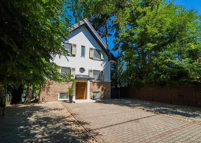 Anna Case de vacanță